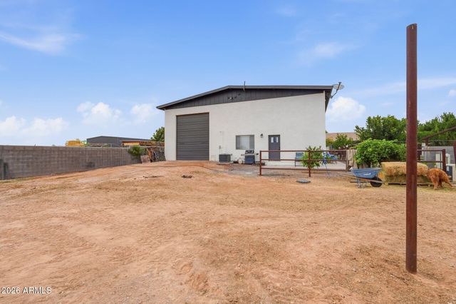 1251 E LOVELAND Lane, San Tan Valley, AZ 85140