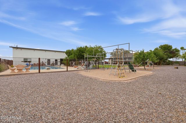 1251 E LOVELAND Lane, San Tan Valley, AZ 85140