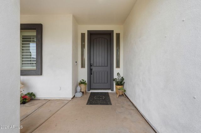 1251 E LOVELAND Lane, San Tan Valley, AZ 85140