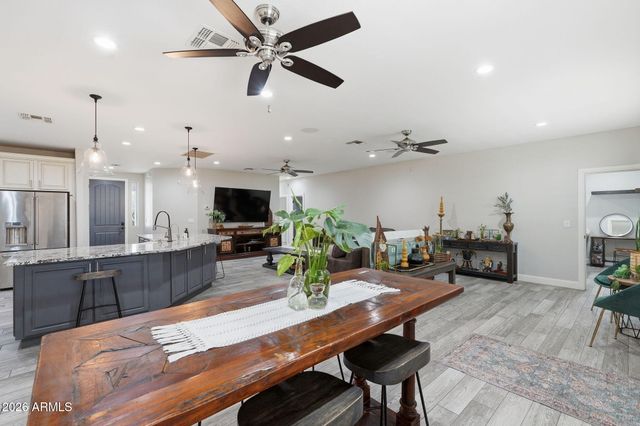 1251 E LOVELAND Lane, San Tan Valley, AZ 85140