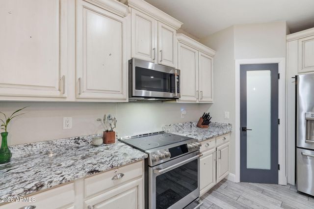 1251 E LOVELAND Lane, San Tan Valley, AZ 85140