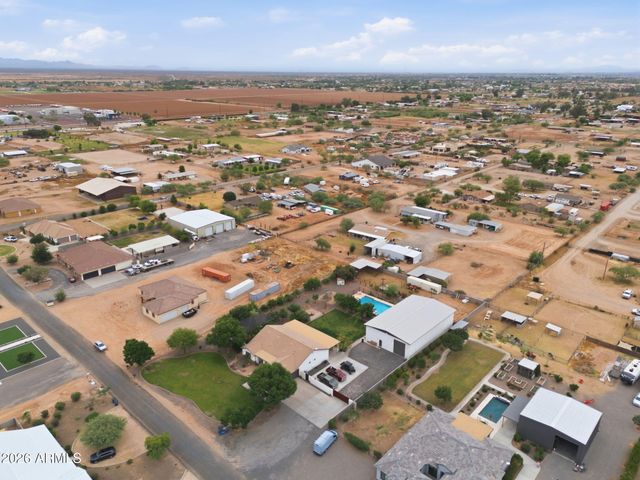 1251 E LOVELAND Lane, San Tan Valley, AZ 85140