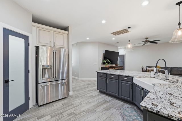 1251 E LOVELAND Lane, San Tan Valley, AZ 85140