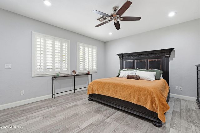 1251 E LOVELAND Lane, San Tan Valley, AZ 85140