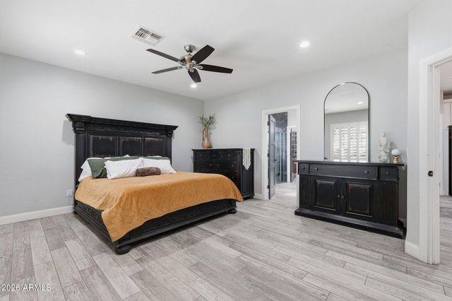 1251 E LOVELAND Lane, San Tan Valley, AZ 85140