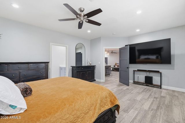 1251 E LOVELAND Lane, San Tan Valley, AZ 85140