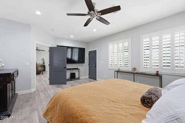 1251 E LOVELAND Lane, San Tan Valley, AZ 85140