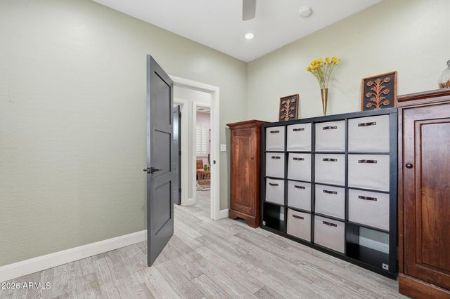 1251 E LOVELAND Lane, San Tan Valley, AZ 85140