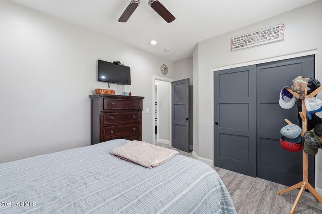 1251 E LOVELAND Lane, San Tan Valley, AZ 85140