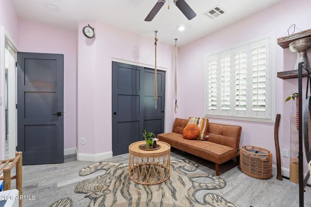 1251 E LOVELAND Lane, San Tan Valley, AZ 85140