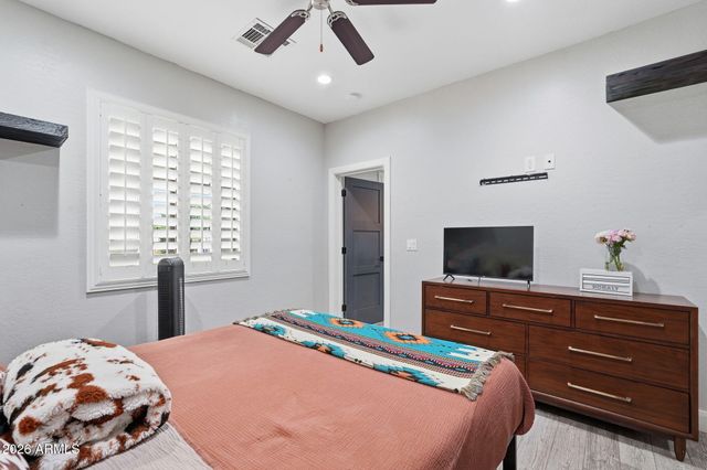 1251 E LOVELAND Lane, San Tan Valley, AZ 85140