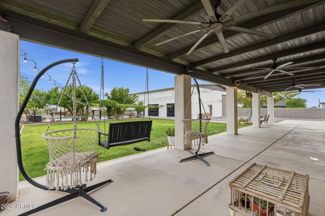 1251 E LOVELAND Lane, San Tan Valley, AZ 85140