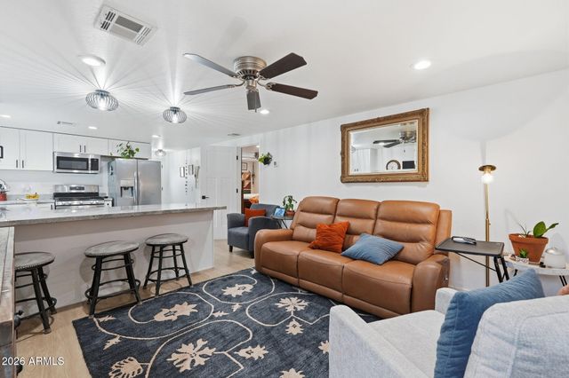 1251 E LOVELAND Lane, San Tan Valley, AZ 85140