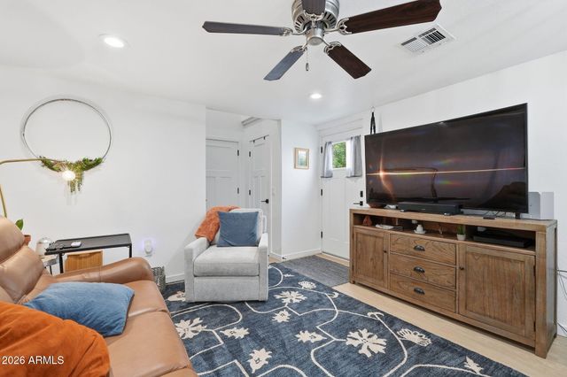 1251 E LOVELAND Lane, San Tan Valley, AZ 85140
