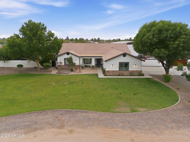 1251 E LOVELAND Lane, San Tan Valley, AZ 85140