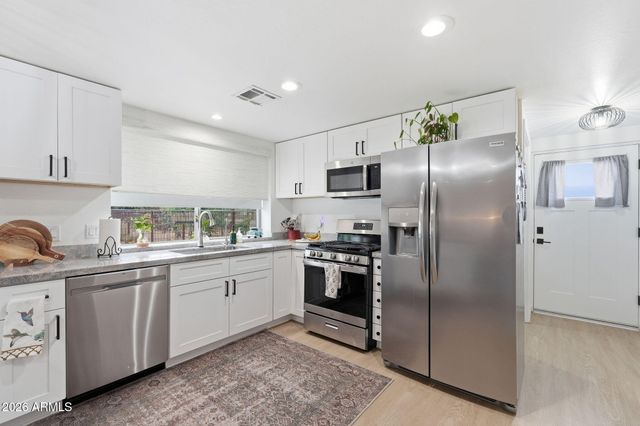 1251 E LOVELAND Lane, San Tan Valley, AZ 85140