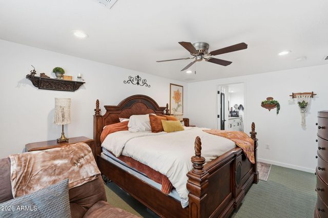 1251 E LOVELAND Lane, San Tan Valley, AZ 85140