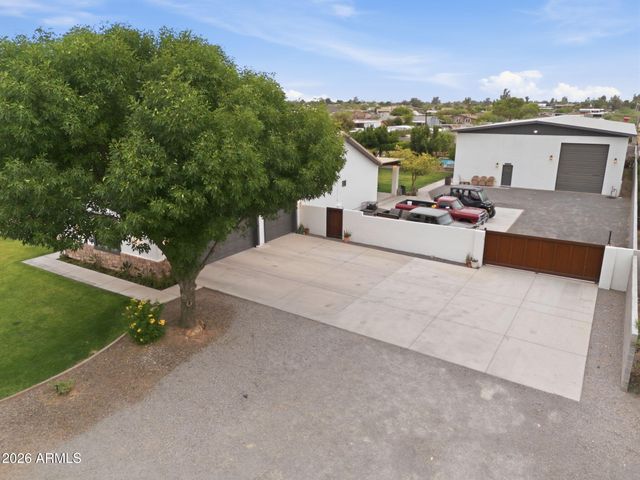 1251 E LOVELAND Lane, San Tan Valley, AZ 85140