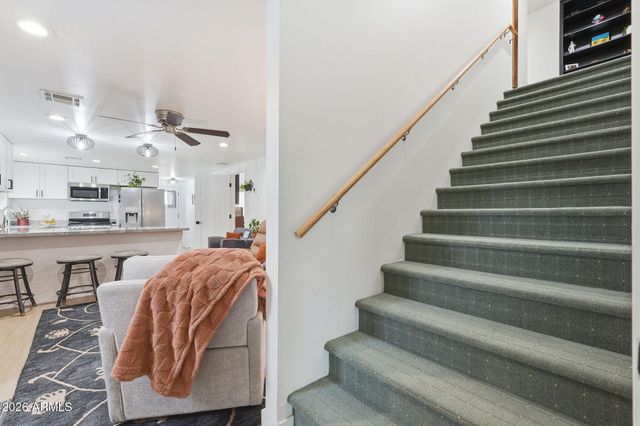 1251 E LOVELAND Lane, San Tan Valley, AZ 85140
