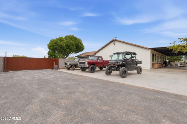 1251 E LOVELAND Lane, San Tan Valley, AZ 85140