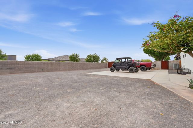 1251 E LOVELAND Lane, San Tan Valley, AZ 85140