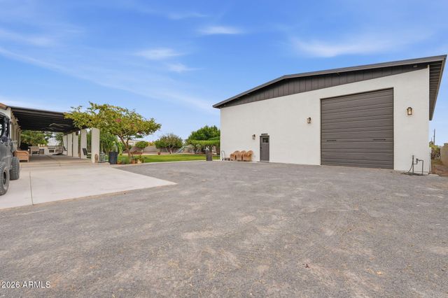 1251 E LOVELAND Lane, San Tan Valley, AZ 85140