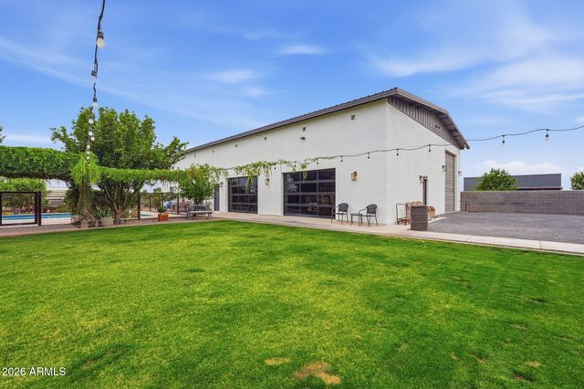 1251 E LOVELAND Lane, San Tan Valley, AZ 85140