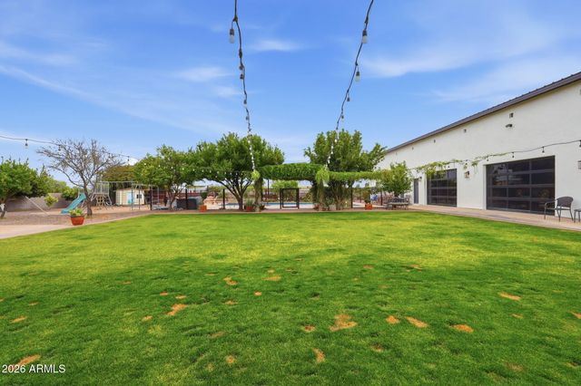 1251 E LOVELAND Lane, San Tan Valley, AZ 85140