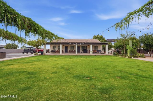 1251 E LOVELAND Lane, San Tan Valley, AZ 85140