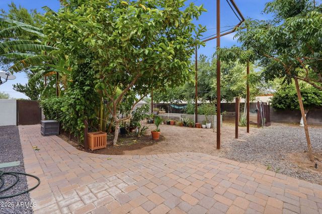 1251 E LOVELAND Lane, San Tan Valley, AZ 85140