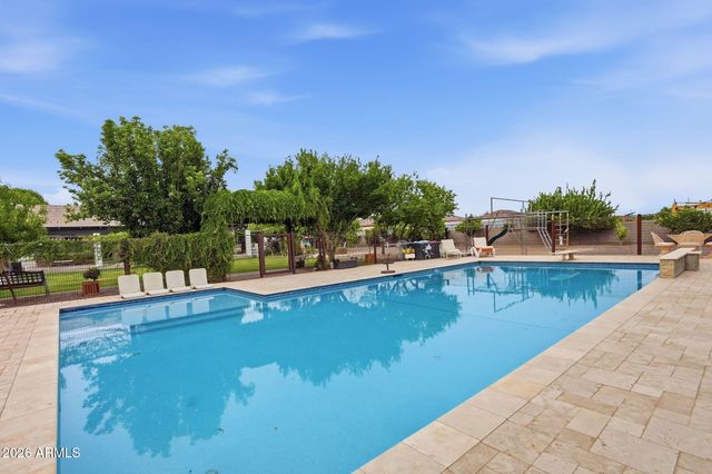1251 E LOVELAND Lane, San Tan Valley, AZ 85140