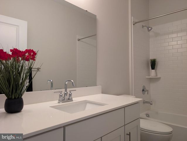 2906 JUSTIN DR, West Windsor, NJ 08550