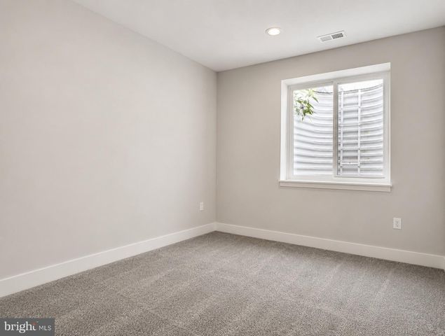 2906 JUSTIN DR, West Windsor, NJ 08550