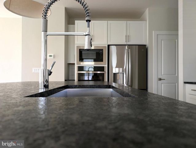 2906 JUSTIN DR, West Windsor, NJ 08550