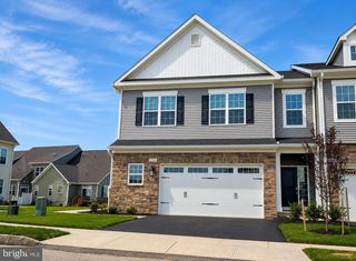 2906 JUSTIN DR, West Windsor, NJ 08550