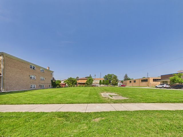 1638 N 32nd Avenue, Melrose Park, IL 60160