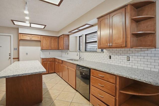 5909 Golden Canyon, Corpus Christi, TX 78414
