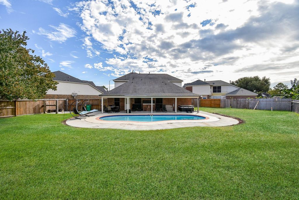 6323 Haddock Court, Houston, TX 77041