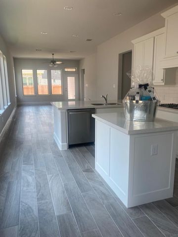 169 Hidden Peak Drive, Montgomery, TX 77316