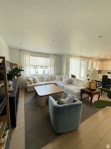 41 E FERNDELL ST, Saratoga Springs, UT 84045