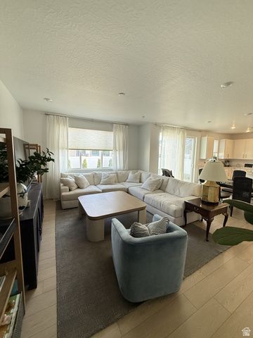 41 E FERNDELL ST, Saratoga Springs, UT 84045