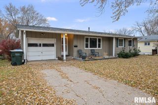 238 COLONY Drive, Davenport, IA 52806