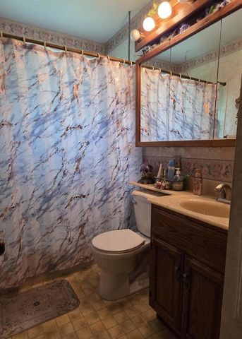 8914 W Stuth AVENUE, West Allis, WI 53227