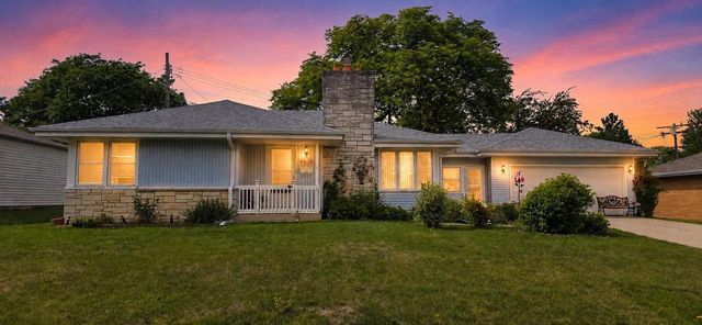 8914 W Stuth AVENUE, West Allis, WI 53227