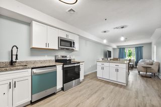4 Duck Pond Rd 211, Beverly, MA 01915