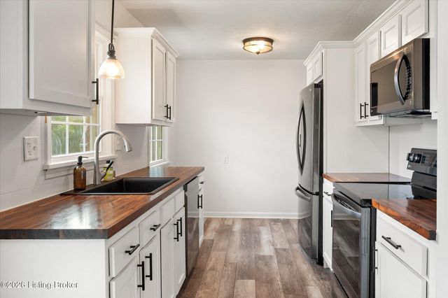 5711 Omega St, Louisville, KY 40258