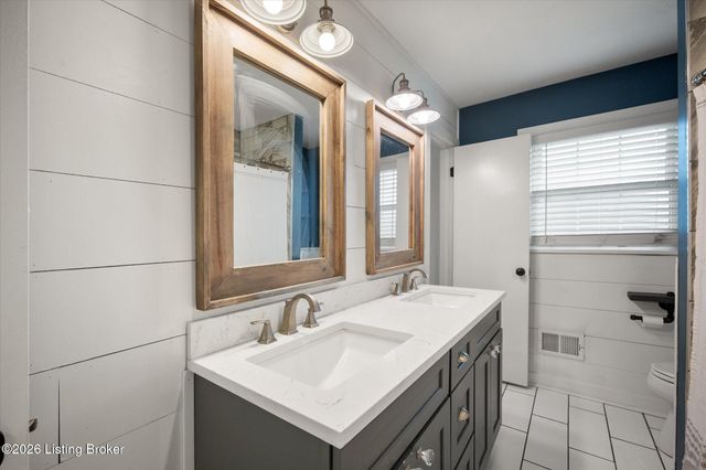 5711 Omega St, Louisville, KY 40258