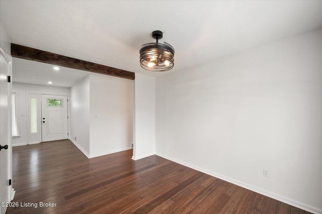 5711 Omega St, Louisville, KY 40258