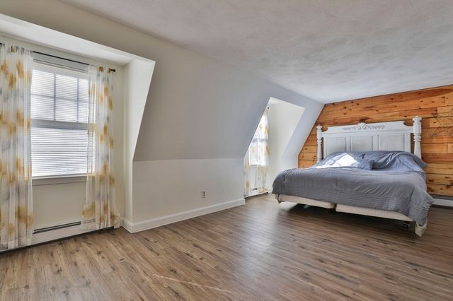 207 Oak Ridge Rd, Plaistow, NH 03085