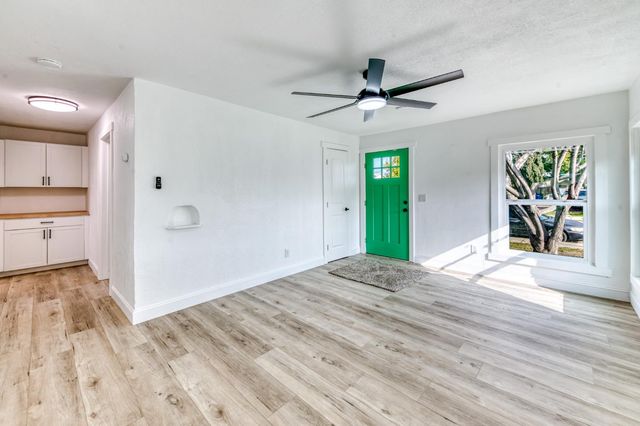 1609 N 6th Street, Fresno, CA 93703